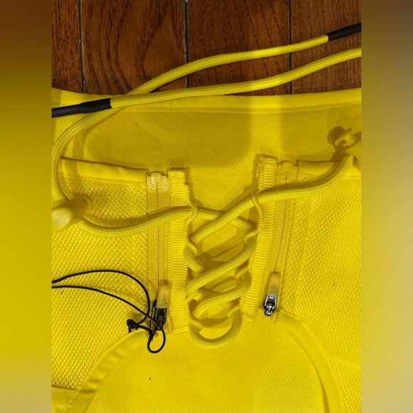 Nike Vibrant Yellow Activewear Top - Picture 4 of 7